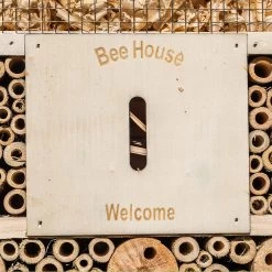 Insektenhotel Mit Flachdach Aufhängung Ganzjährig Bewohnbar Holz 13 Insektenhotel Mit Flachdach Aufhängung Ganzjährig Bewohnbar Holz -Gartenwelt Verkauf 10038031 yy 0005 logo